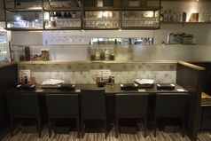 カウンターテーブル席です♪ ゆったりと座れます♪