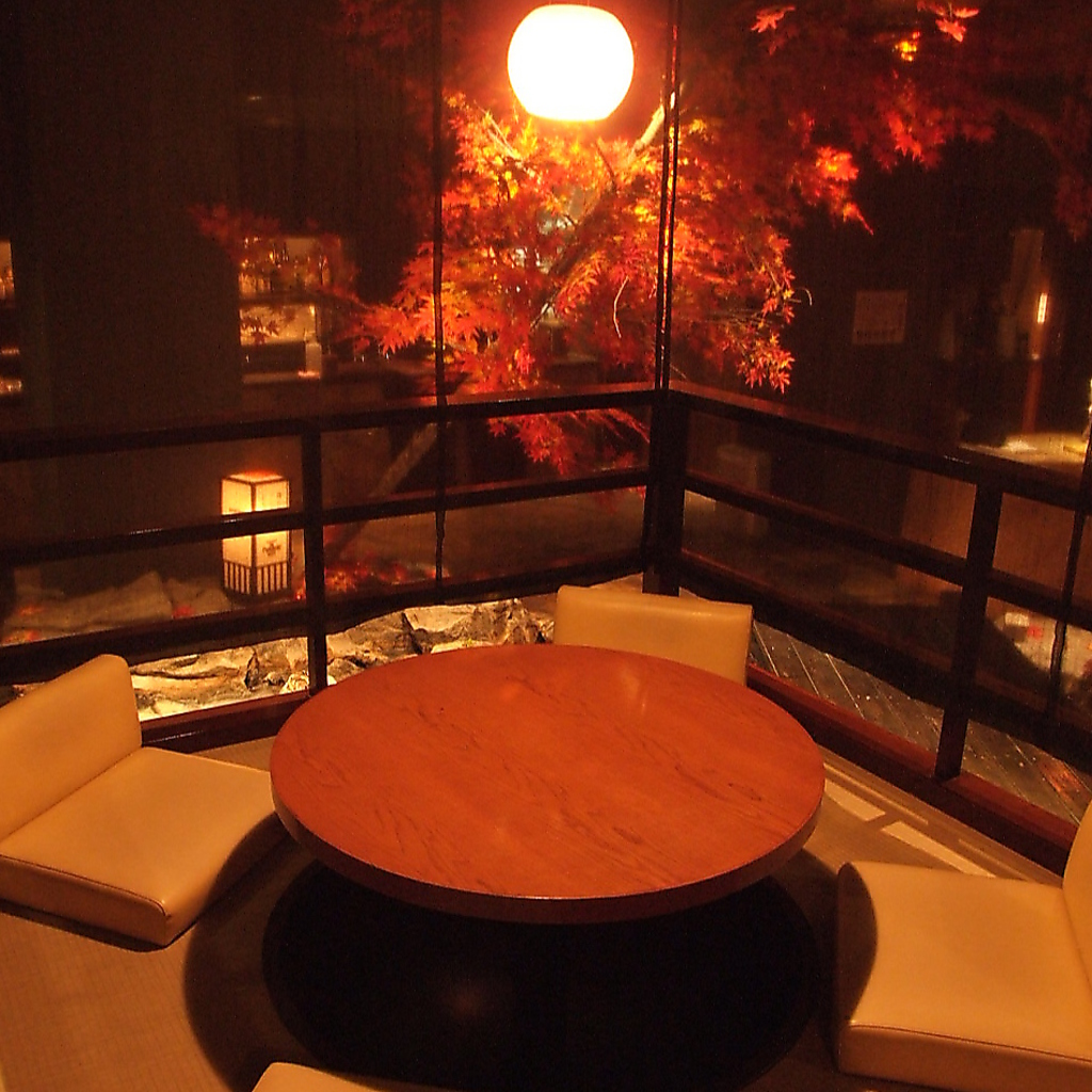 人気の升席は要予約にて承っております。大人の時間を大切な人と愉しむのに最適です。