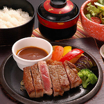 厳選お肉を焼き上げたステーキ御膳！シンプルな「焼き」だからこそ素材の旨味をご堪能いただけます。