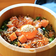 サーモンイクラ丼