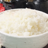 岡山県産のお米とこだわりのお肉の相性は抜群☆タレにつけたお肉をご飯の上にのせて食べると、もうお箸が止まらない…！サイズも小・中・大・特大と4種類ご用意しておりますので、お腹の減り具合に合わせてご注文ください！
