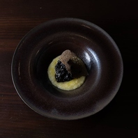 厳選のワインとそれに合うお食事をご用意しております◎