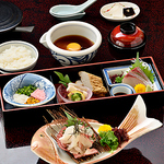 宇和島名物と郷土料理がつまった、ふるさと膳宇和島鯛めし。海の幸・山の恵を実感できるラインナップ