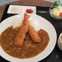 エビフライ牛すじカレー(サラダ・ミニスープ付)