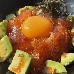 マグロ漬けアボカド丼