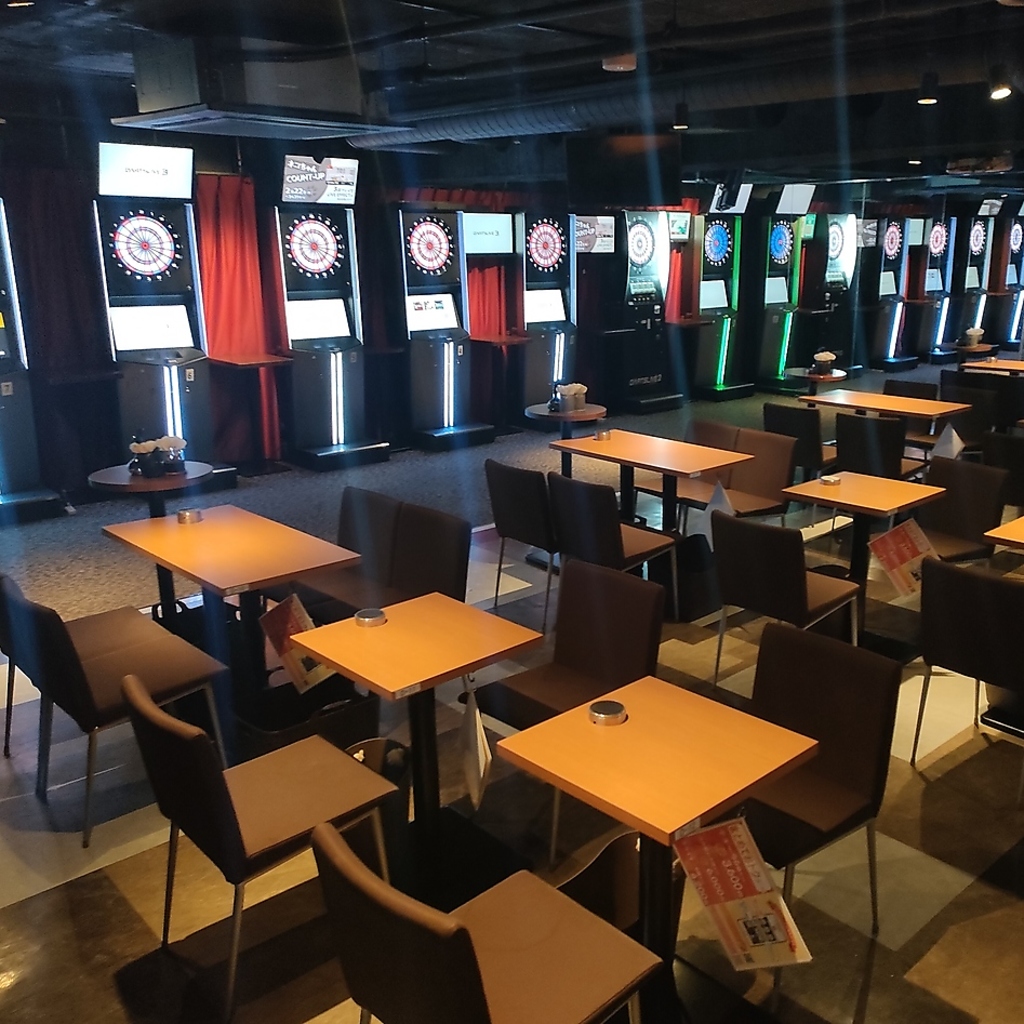 広々としたフロアで快適にダーツを楽しめます♪