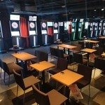 広々としたフロアで快適にダーツを楽しめます♪