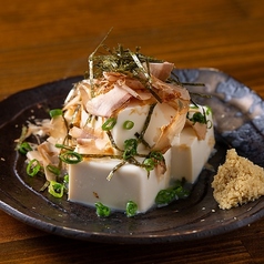 畔田商店自慢の豆腐で冷奴