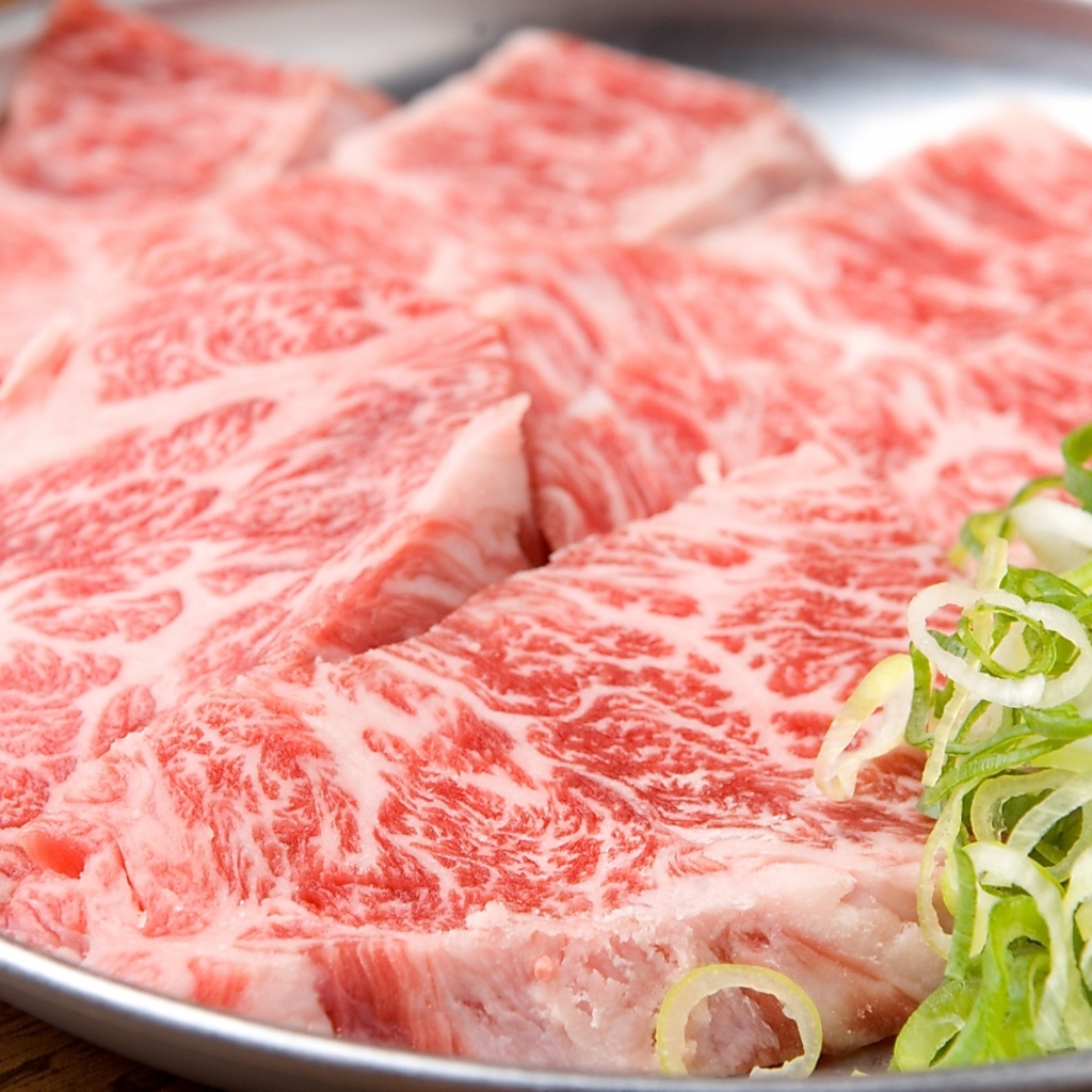 お肉の中でも希少価値の高い【闇ハラミ】通も唸る自慢の名物お肉を食べてね