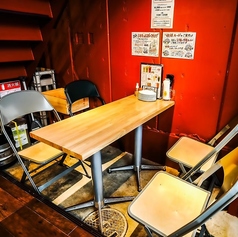 ゆっくりお話しできるテーブル席