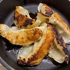 博多名物!黒豚鉄板餃子