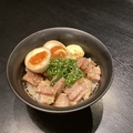 料理メニュー写真 炙りチャーシュー丼