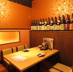 最大60名様まで完全個室へご案内致します。日本酒と海鮮、厳選された産地鶏が魅力の『うお鶏静岡店！』