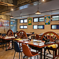 エメラルドグリーンの雰囲気に包まれる特別な時間