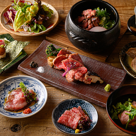 よろず 神楽坂 肉 【神楽坂】囲炉裏を囲んで多彩な肉料理を堪能できる「神楽坂 肉よろず」オープン！