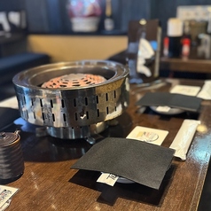 簡易間仕切りの半個室/テーブル席。会社宴会などのご利用にも最適です!