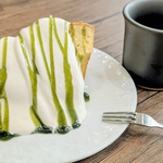 女性人気◎シフォンケーキやバスクチーズケーキなどのカフェメニューも♪