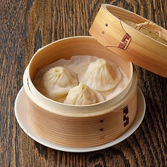 肉汁溢れる小籠包
