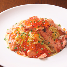 秋鮭とはらこのパスタ(クリームソースorガーリックソース)