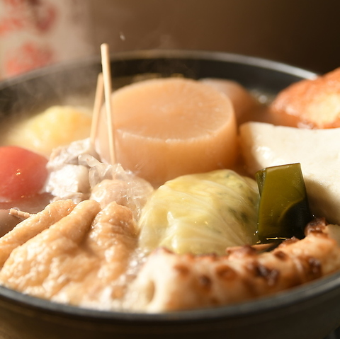 どこか懐かしい雰囲気の店内で、大切な人と囲むだし料理