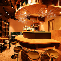 カウンタースタイルからテーブルまで幅広くご用意