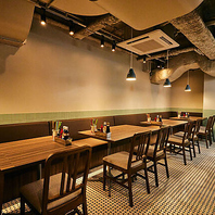 様々なシーンで◎ゆったり落ち着いた木目調の空間♪