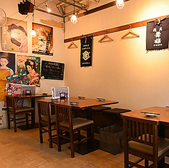 テーブル席4名掛け