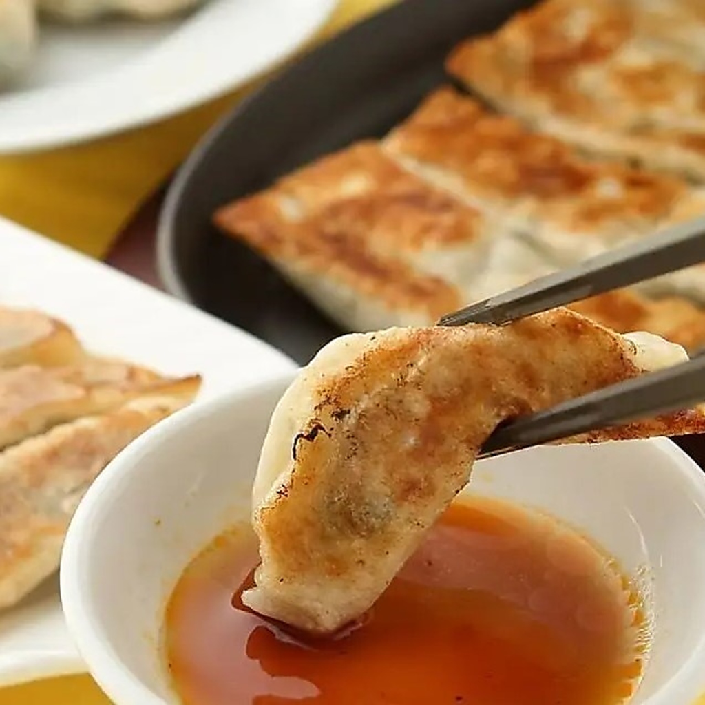 豚肉・野菜など100％国産素材にこだわった手作り餃子☆手作りならではの肉汁や食感が絶品！