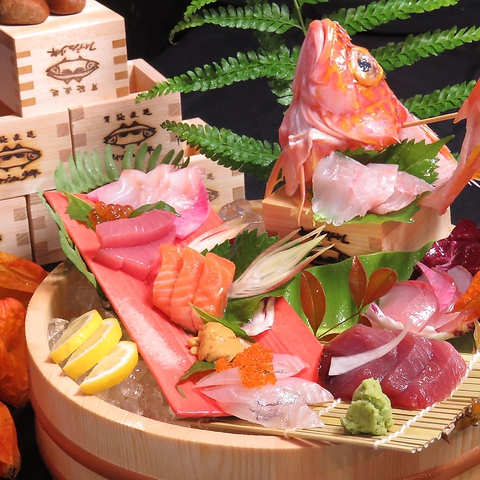 地元宮崎産にこだわった豪快な桶盛や鮮魚を生かした季節ごとの創作料理、珍味が最高！
