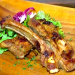 味わい深いパスタや魚介料理など、どれもリーズナブルでおいしい！