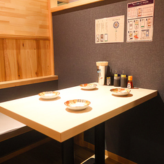 和の趣き溢れる店内は大人の為の落ち着いた雰囲気。2名様~100名様までご利用可能な完全個室席は京橋での接待や女子会、合コンなど各種宴会に最適なプライベート空間♪お得な宴会コースプランもご予算に合わせて用意。誕生日や記念日にお得なサプライズ特典もご用意。京橋駅の居酒屋をお探しの方はぜひ当店へ♪