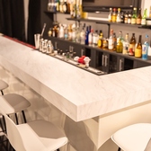 貸切空間のバーカウンターをお楽しみいただけます