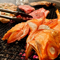 旬の魚貝を豪快に炭火で
