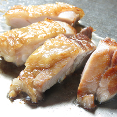赤鶏の鉄板焼き　（一人前　約150ｇ　※もも肉の大きさが異なる為グラム数に応じて価格が変わります。）
