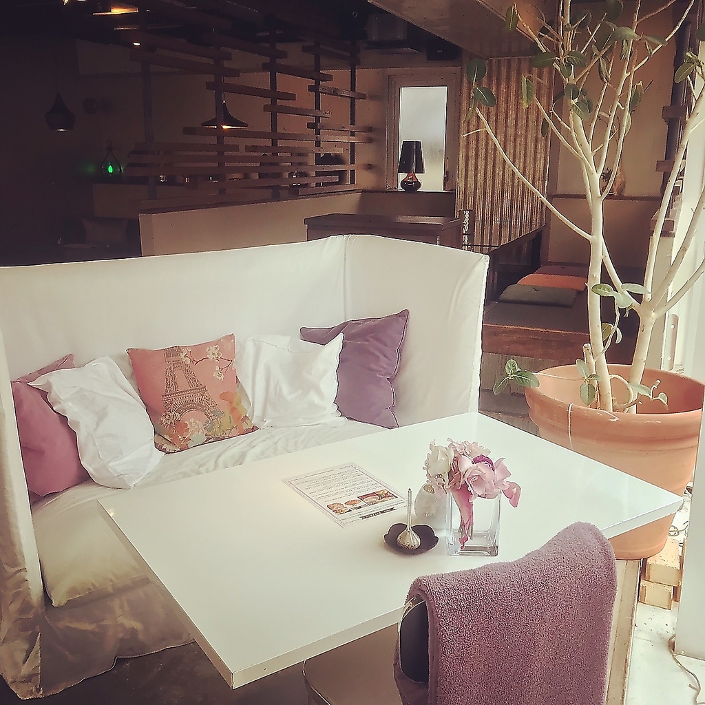 特別な夜は、このお席で決まり！イチオシの横並びのカップルシート☆二人だけの時間をお約束します♪