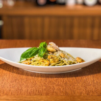 旬食材のパスタ・前菜・肉料理など多彩な料理をご提供♪