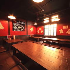 ゆったりお寛ぎいただける掘りごたつ席をご用意しております。