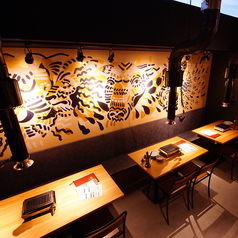 広々としたテーブル席。天王寺での女子会や友人とのディナー、会社帰りの飲み会にも最適です◎