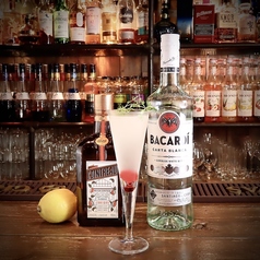 一人でも気軽に行ける空間♪バーテンが作るカクテルで…