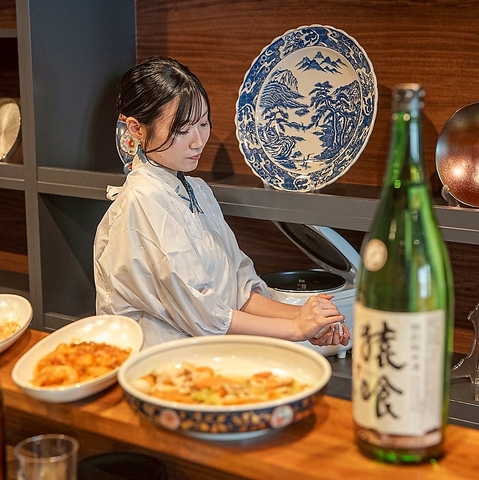 毎日食べたくなる日替りおばんざいとお酒が進む中華が自慢！美人女将がお待ちしてます