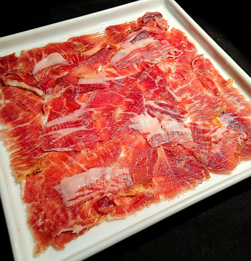 イベリコ豚の生ハム…ワインとの相性抜群！！