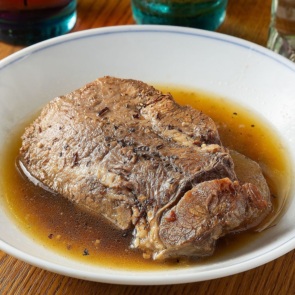 餃子と並ぶ当店の2大看板メニューの1つ「茹でタン」柔らかい食感が絶品