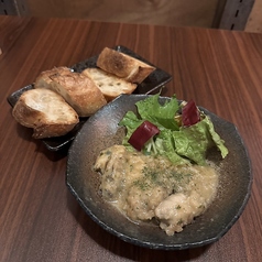 牡蠣とレモンのアヒージョ