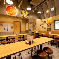 【駅近で便利な昭和レトロ酒場】千葉ニュータウン中央駅から徒歩3分の好立地!昭和レトロな雰囲気が漂う大衆酒場です。歓送迎会や各種会社宴会はもちろん、同窓会や打ち上げなど、様々なシーンで大活躍!雰囲気抜群の広々とした空間で、みんなでワイワイ楽しめます。