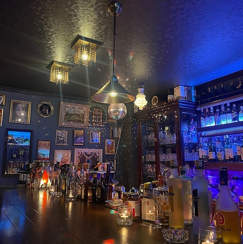 一人飲みもパーティーもできるカラオケビリヤードバー♪帰りたくなくなるお店