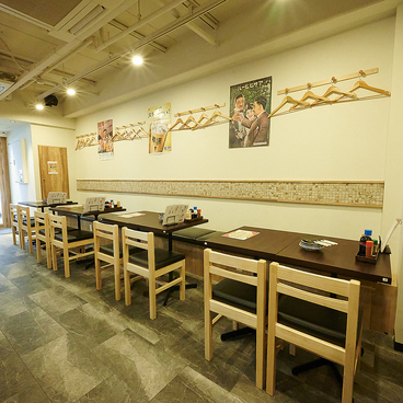 炭火焼鳥くわどり 梅田店の雰囲気1