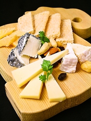 チーズ工房から届いたチーズ盛合せ3種