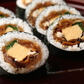料理メニュー写真&nbsp;進化する味くるみ入り太巻き 8切れ