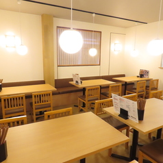 2階テーブル席は,最大38名様までご利用頂けます。