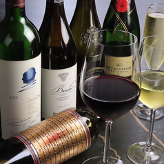 お食事に合わせてお楽しみ頂ける豊富なラインナップ。